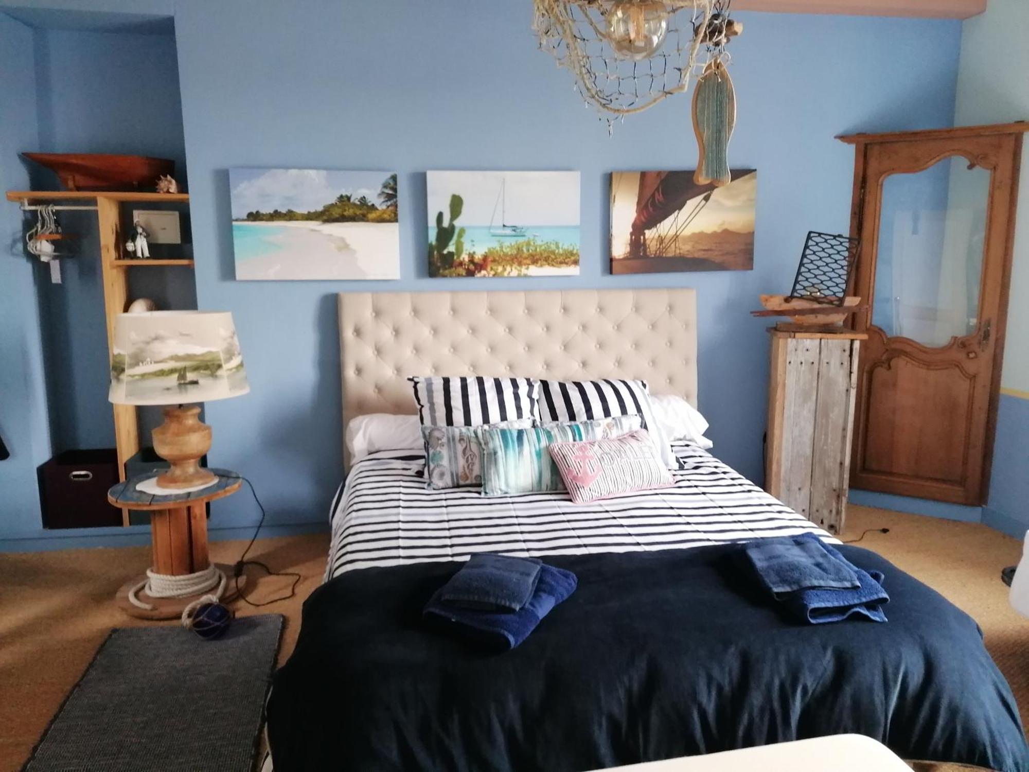 La Tocade Del Arte - Dinan Bed & Breakfast Lanvallay Rom bilde